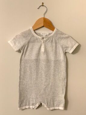 Angel Dear Baby Boys 6-12M Short Sleeve Henley Romper Gray 100% Cotton